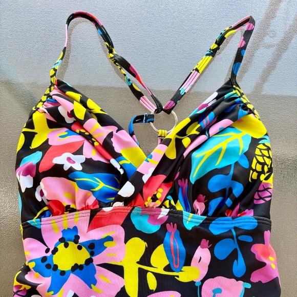 NWT Bold Multi-Color Floral One-Piece Swimsuit – Criss-Cross Detail by CUPSHE - Picture 3 of 4